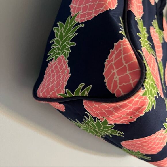 Simply Southern large beach/travel bag- navy and pink pineapple EUC - Picture 5 of 14